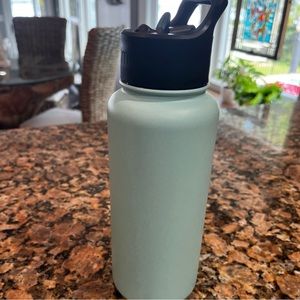 S|M Teal Water Bottle